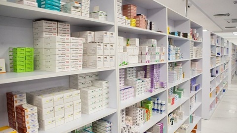 تجویز غیرمنطقی، چالشی جدی در حوزه دارو/ ضرورت به‌روزرسانی قوانین و نظارت‌ها