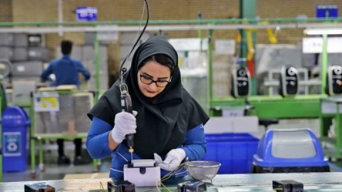 سالانه یک میلیون و ۴۰۰ هزار نفر در جست‌وجوی کار هستند