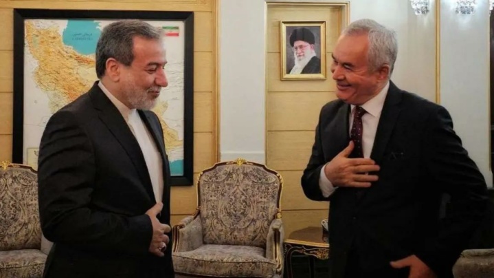 عراقچی عازم دوشنبه شد