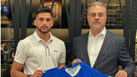 ستاره سپاهان استقلالی شد