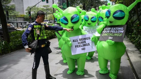 جهان در روزی که گذشت...