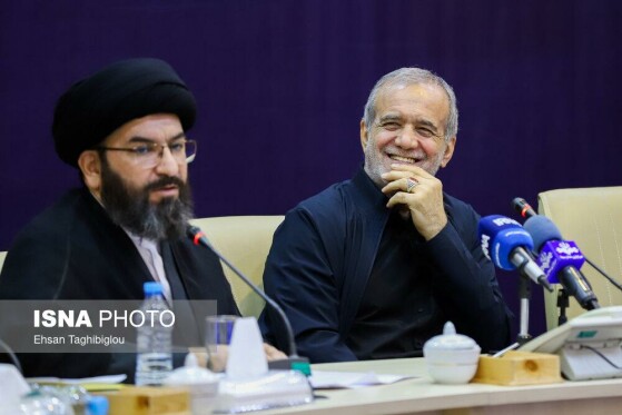 نشست مسعود پزشکیان، رئیس جمهور با فرهنگیان، نخبگان و هنرمندان استان زنجان