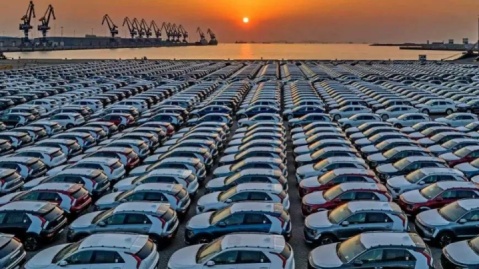 بازار در مسیر تعدیل واقعی قیمت نه سقوط هیجانی