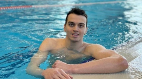 شناگر ایرانی رکورد زد