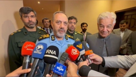 فیلم/ وزیر دفاع: ایران و پاکستان در سطح بین‌المللی پشتیبان یکدیگر هستند