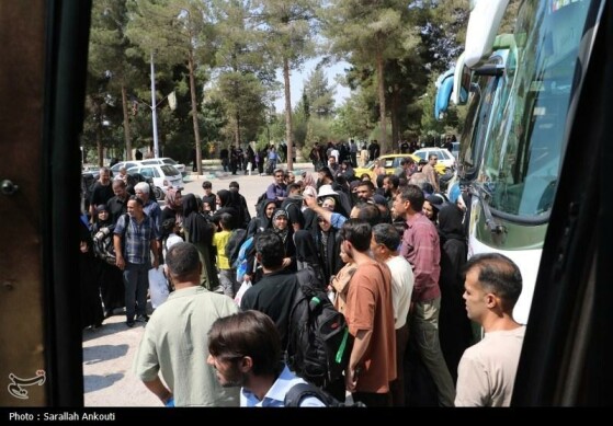 بدرقه ۲۷۰ زائر اربعین از مصلی کرمان