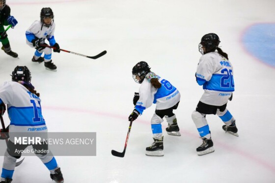 مسابقه دوستانه هاکی روی یخ - کیش و تهران