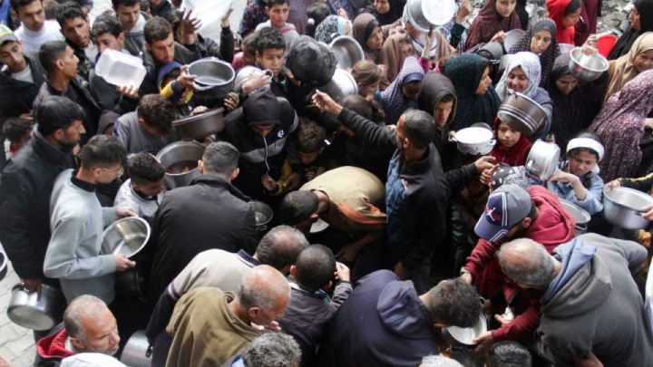 شهادت ۱۳۷۳ فلسطینی در غزه برای غذا/ بیشتر قربانیان کودک هستند