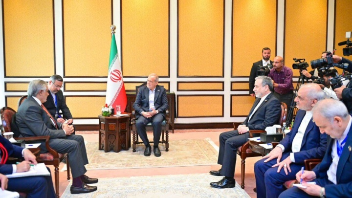 وزیر خارجه پاکستان بر تعهد عمیق به روابط تاریخی با ایران تاکید کرد