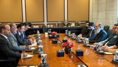 دیدار دبیر شورای‌عالی مناطق آزاد با وزیر تجارت پاکستان در جریان سفر رئیس‌جمهور به اسلام‌آباد