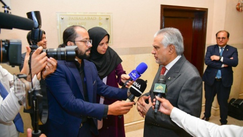 در کنار ایران برای دستیابی به تجارت ۱۰ میلیارد دلاری هستیم