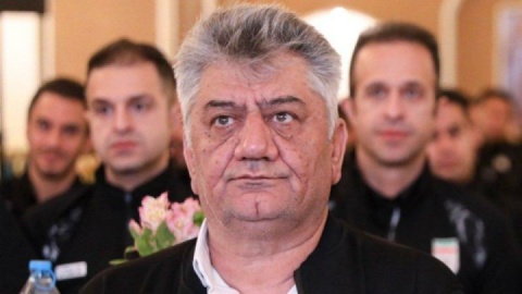 داوران پایین‌تر از ۸ بگیرند، یک رده سقوط می‌کنند