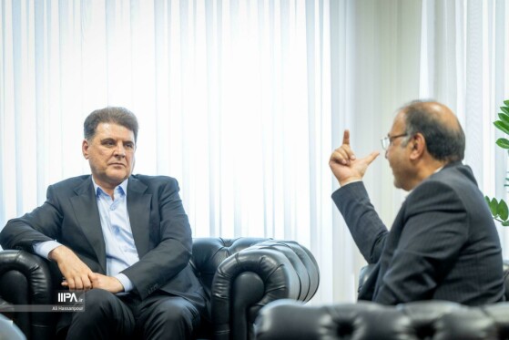 بازدید معاون سیاسی وزیر کشور از روزنامه ایران