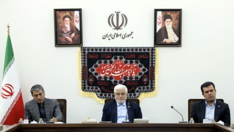 عارف: باید با شجاعت خطرپذیری تصمیمات و اقدامات جدید را بپذیریم