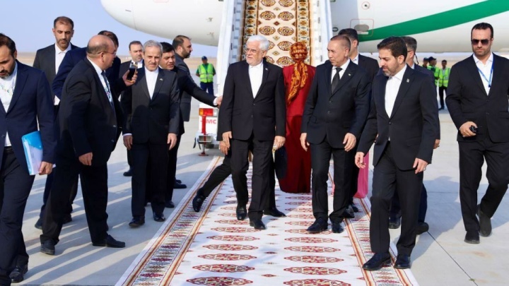 معاون اول رئیس جمهور وارد ترکمنستان شد