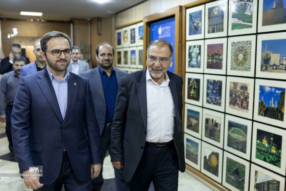 بازدید مدیرعامل بانک کشاورزی از روزنامه ایران