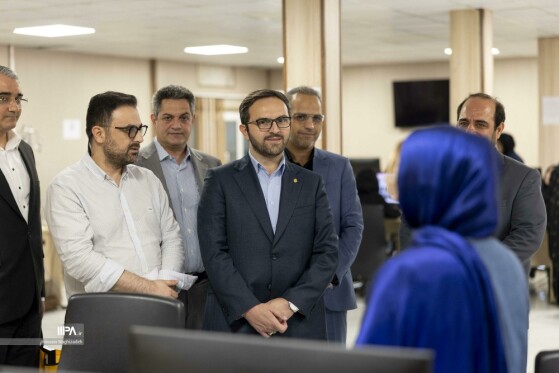 بازدید مدیرعامل بانک کشاورزی از روزنامه ایران