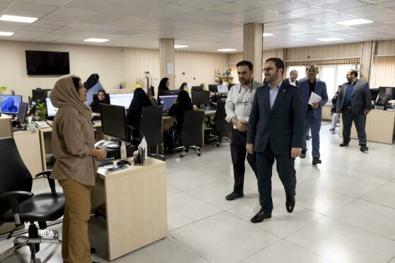 بازدید مدیرعامل بانک کشاورزی از روزنامه ایران