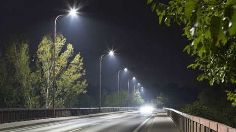 صرفه‌جویی ۱۳ مگاواتی برق با تجهیز معابر به چراغ LED