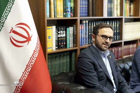 بازدید مدیرعامل بانک کشاورزی از روزنامه ایران