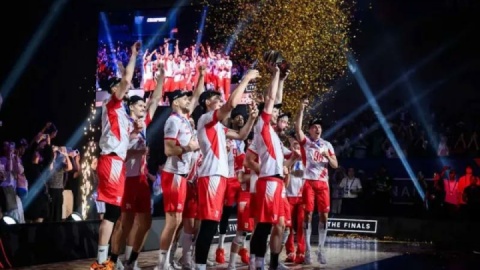 اسطوره والیبال جام را به لهستان داد