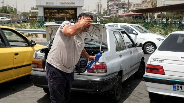 تداوم هوای گرم در اغلب مناطق کشور/ رگبار باران در جنوب شرق