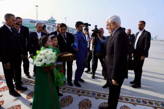 ورود معاون اول رئیس جمهور به ترکمنستان