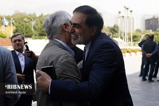 بازدید اعضای کمیسیون امنیت ملی مجلس از ساختمان شیشهای رسانه ملی