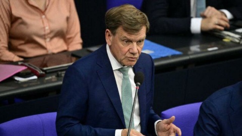 تروئیکای اروپایی متعهد به حل‌وفصل دیپلماتیک مسئله هسته‌ای ایران هستند