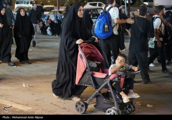 حضور کودکان در مسیر اربعین