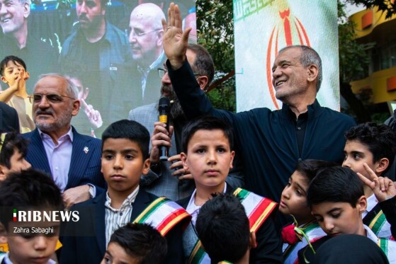 آئین یادبود ۴۷ کودک شهید با حضور رئیس جمهور