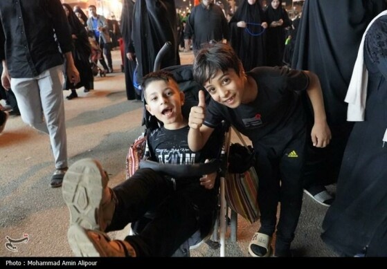 حضور کودکان در مسیر اربعین
