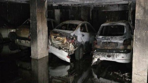 آتش‌سوزی در مجتمع مسکونی خیابان رسالت؛ ۱۴ نفر نجات یافتند