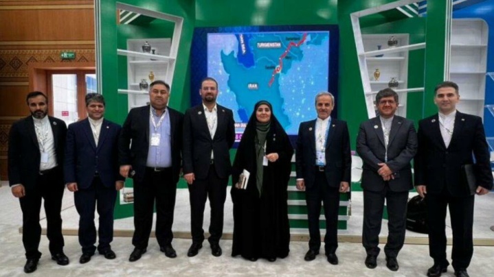 بازدید وزیر راه از غرفه ایران در اجلاس «کشورهای محصور در خشکی»