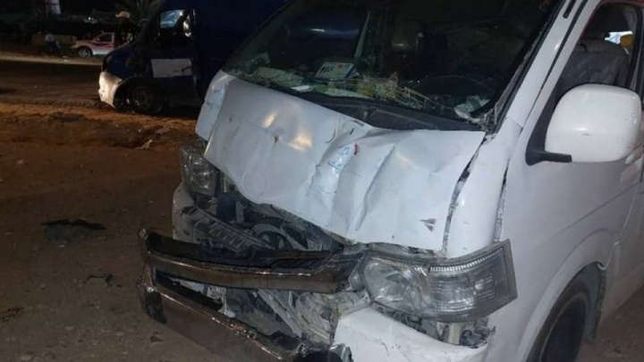 واژگونی اتوبوس کارکنان شرکت نفت در جاده قدیم اهواز–خرمشهر