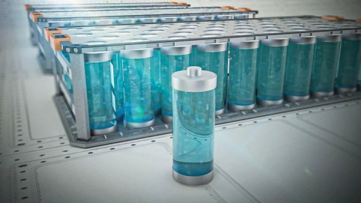 باتری‌های آبی با نمک ارزان، ۱۰ برابر بیشتر عمر می‌کنند