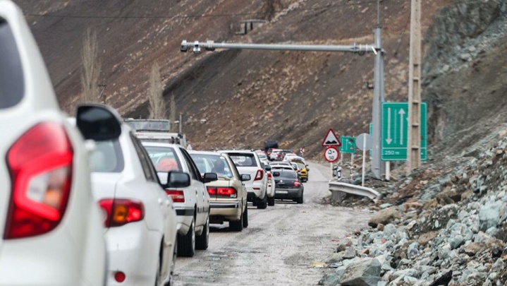 ترافیک سنگین و نیمه سنگین در محورهای چالوس و هراز