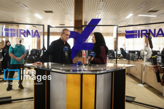 حضور سرزده رئیسجمهور در خبرگزاری ایرنا