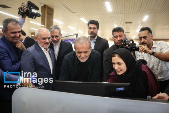 حضور سرزده رئیس‌جمهور در خبرگزاری ایرنا