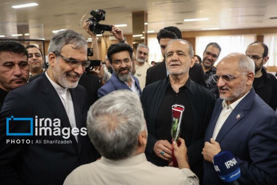 حضور سرزده رئیس‌جمهور در خبرگزاری ایرنا