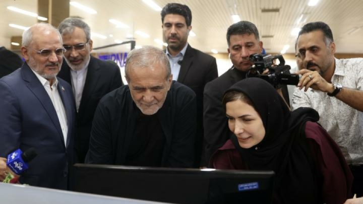 حضور سرزده رئیس‌جمهور در خبرگزاری ایرنا