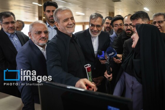 حضور سرزده رئیس‌جمهور در خبرگزاری ایرنا