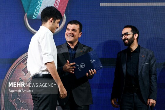مراسم تجلیل از مدال آوران المپیادهای جهانی
