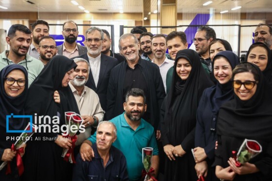 حضور سرزده رئیس‌جمهور در خبرگزاری ایرنا