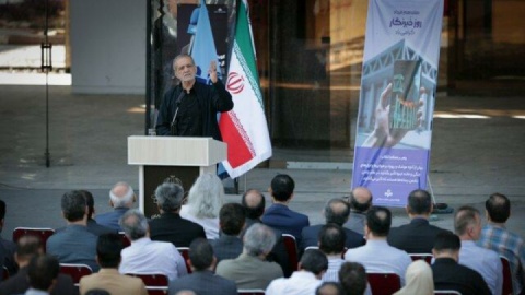 پزشکیان: خبرنگاران در جنگ ۱۲ روزه، آب پاکی را روی دست جنایتکاران ریختند