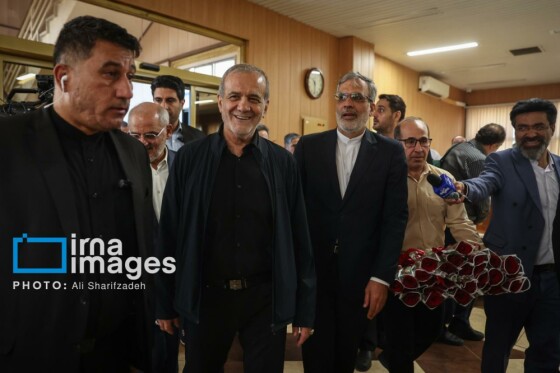 حضور سرزده رئیس‌جمهور در خبرگزاری ایرنا