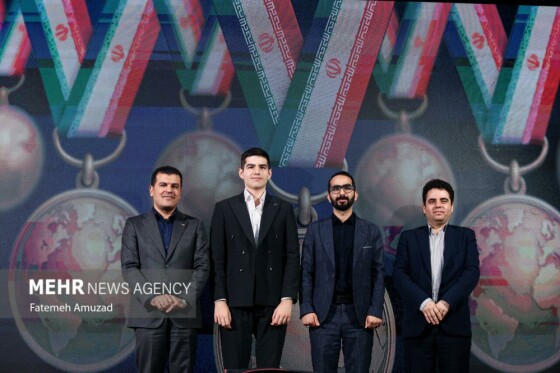مراسم تجلیل از مدال آوران المپیادهای جهانی
