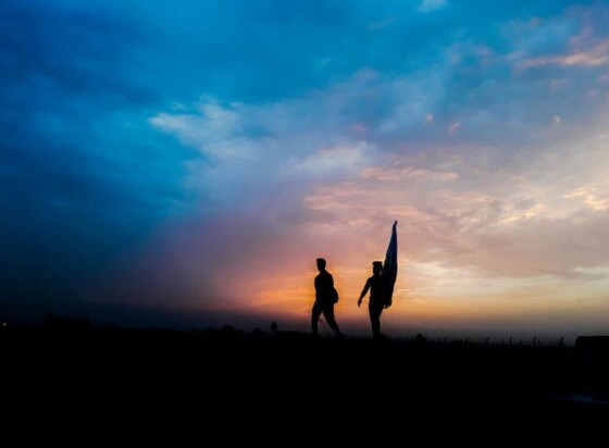 گام‌هایت را در راه رفتن کوتاه کن و با فروتنی به سوی خدا رو کن