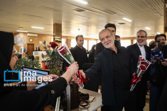 حضور سرزده رئیسجمهور در خبرگزاری ایرنا