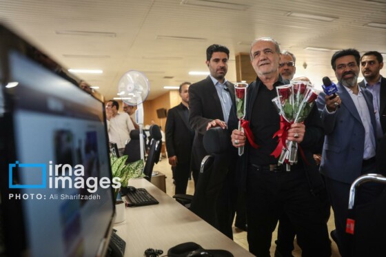 حضور سرزده رئیسجمهور در خبرگزاری ایرنا